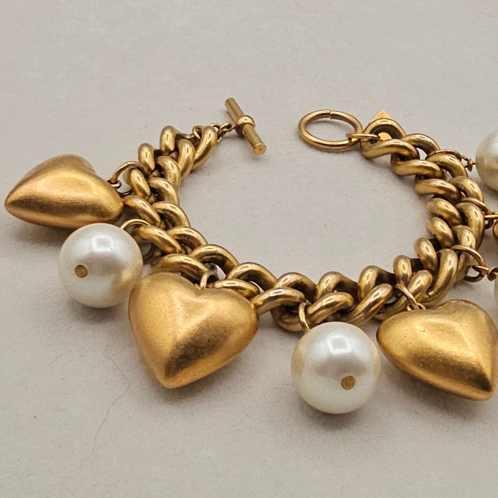 Anne Klein Puffy Heart Charm Bracelet Faux Pearl Chunky Gold Tone Chain 6.5in. - Picture 6 of 13
